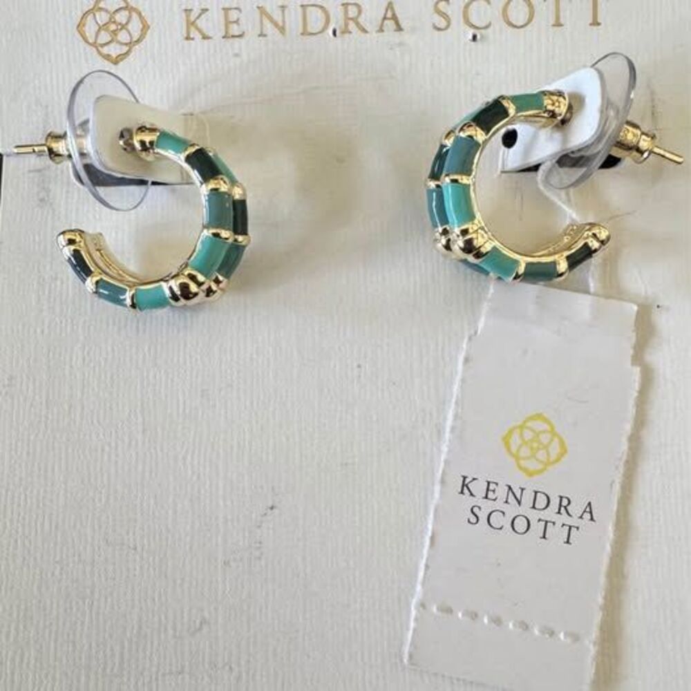 New Kendra Scott Essie Huggie earrings cuff